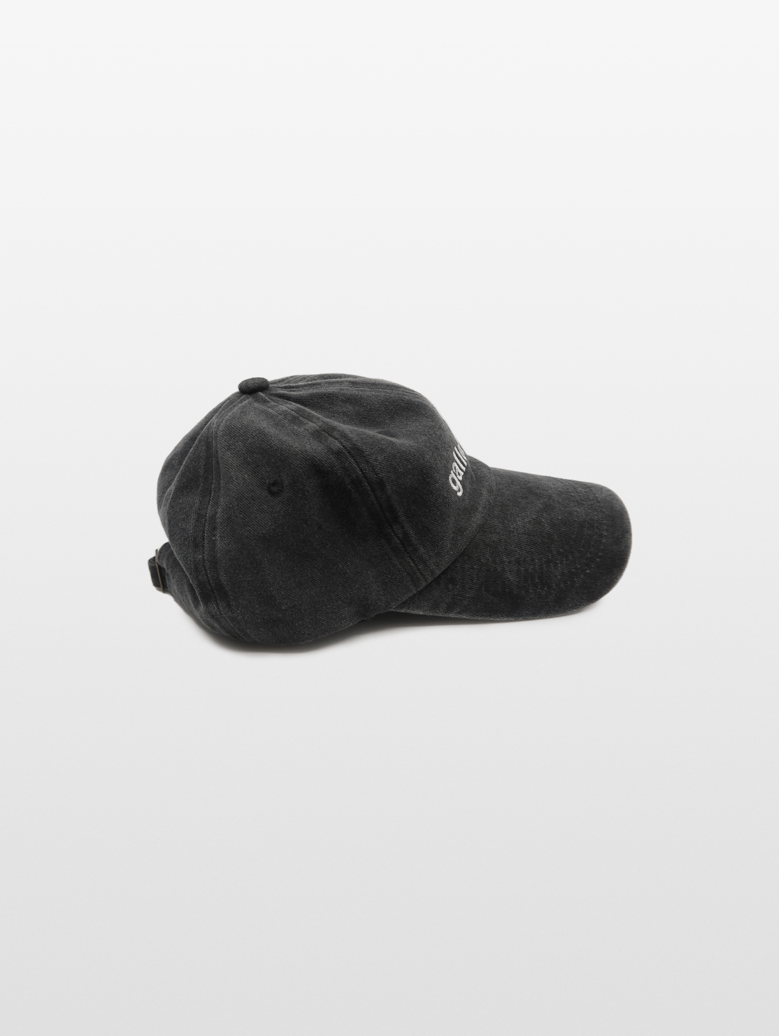 Gallery Cap Onyx Black - souqbawa